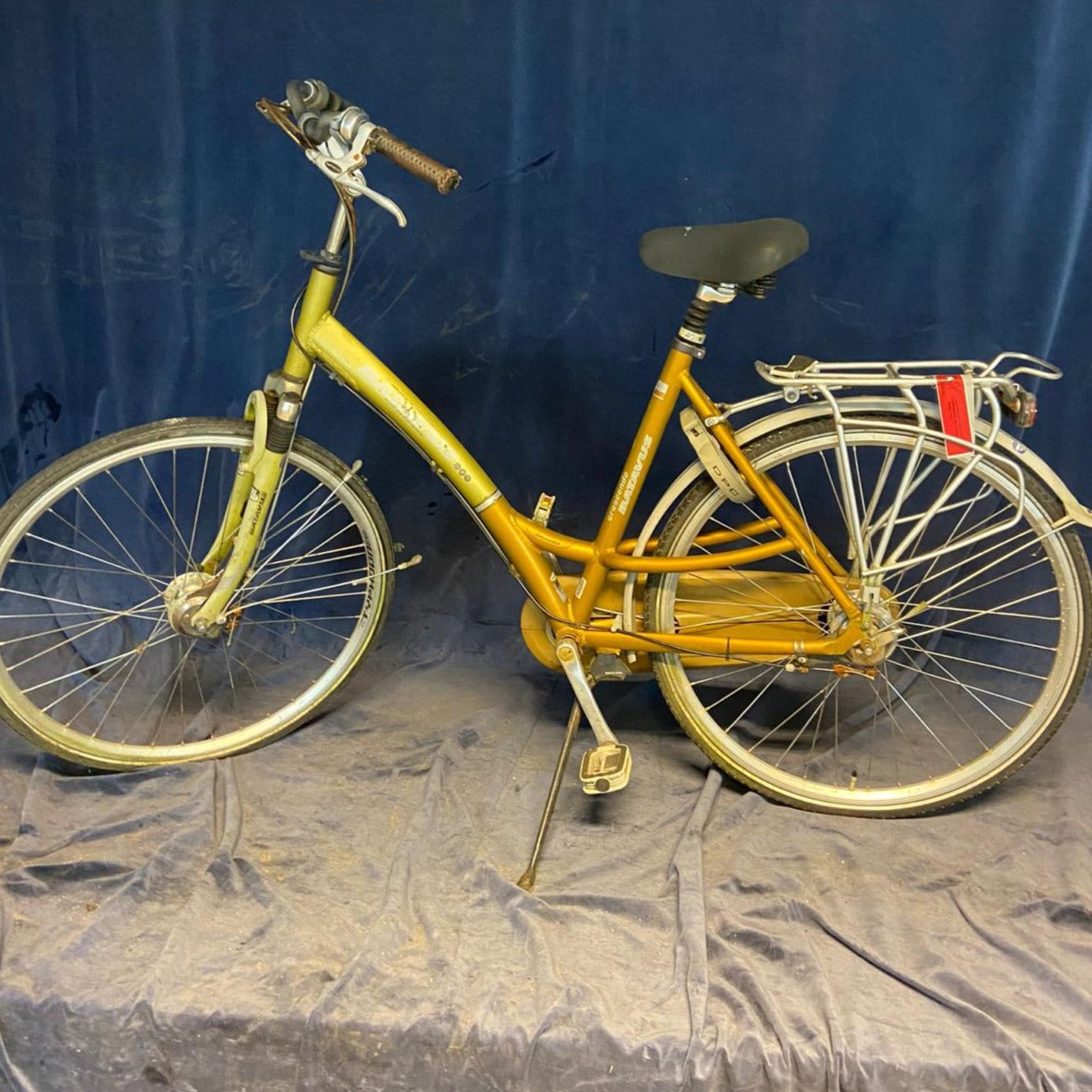 Gele stadsfiets